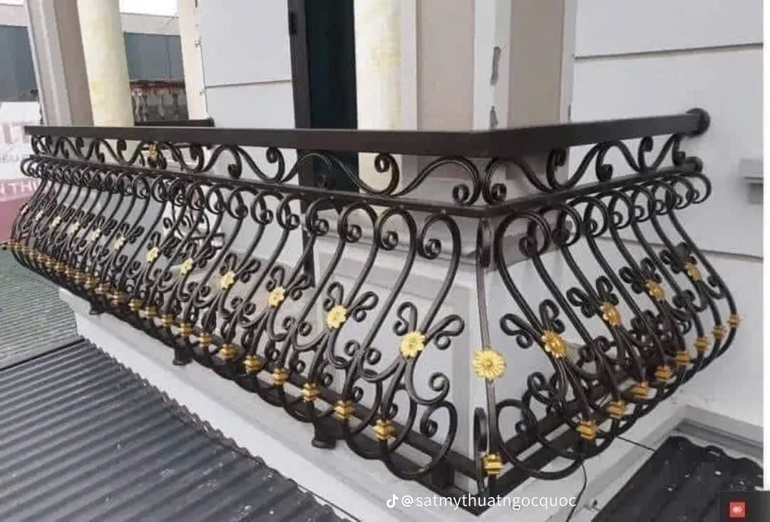 Ban công sắt nghệ thuật 4